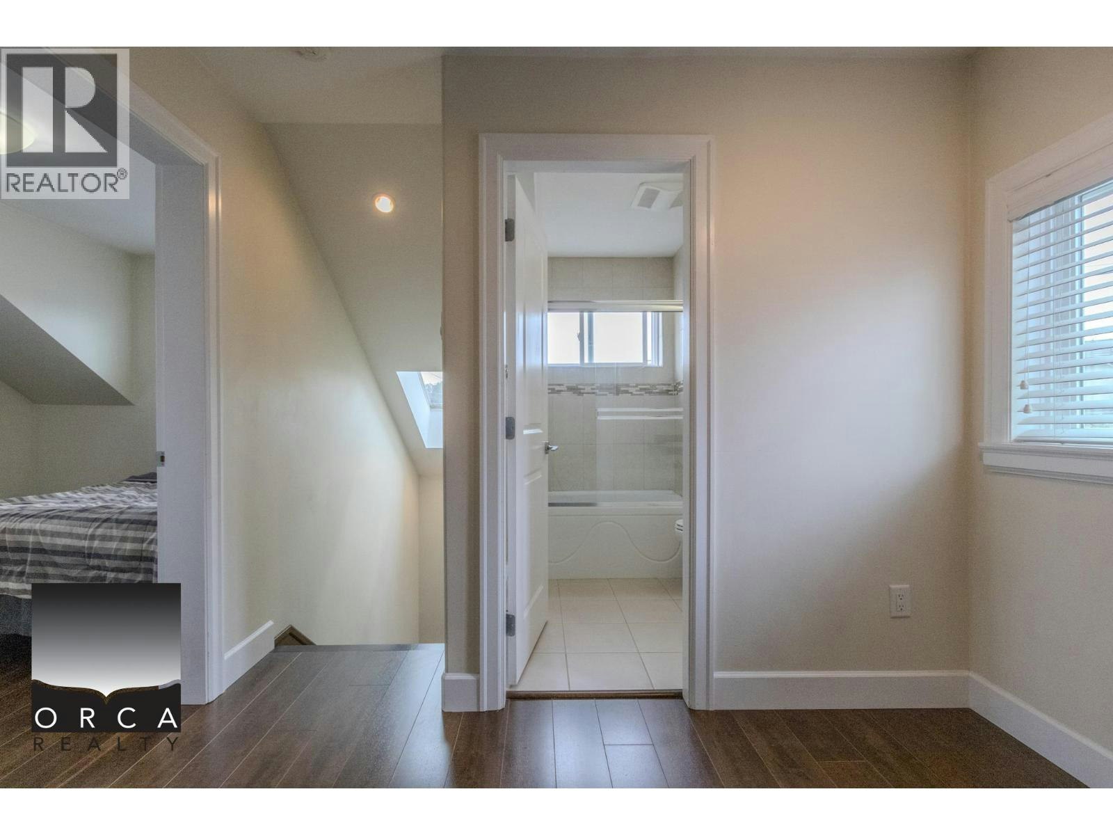 2570 E 2nd Avenue, Vancouver, BC, V5M 1C6 - 8