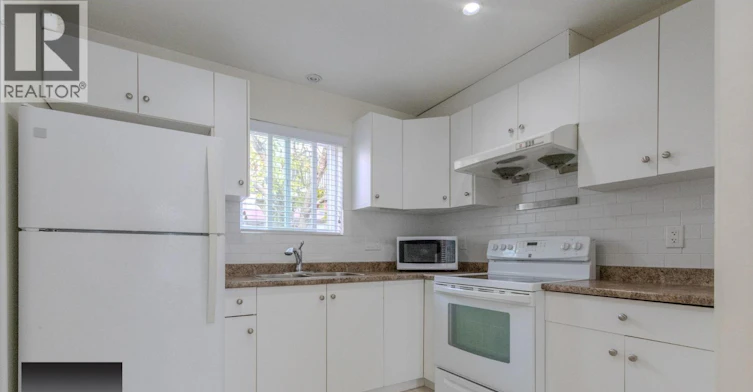 2570 E 2nd Avenue, Vancouver, BC, V5M 1C6 - 5