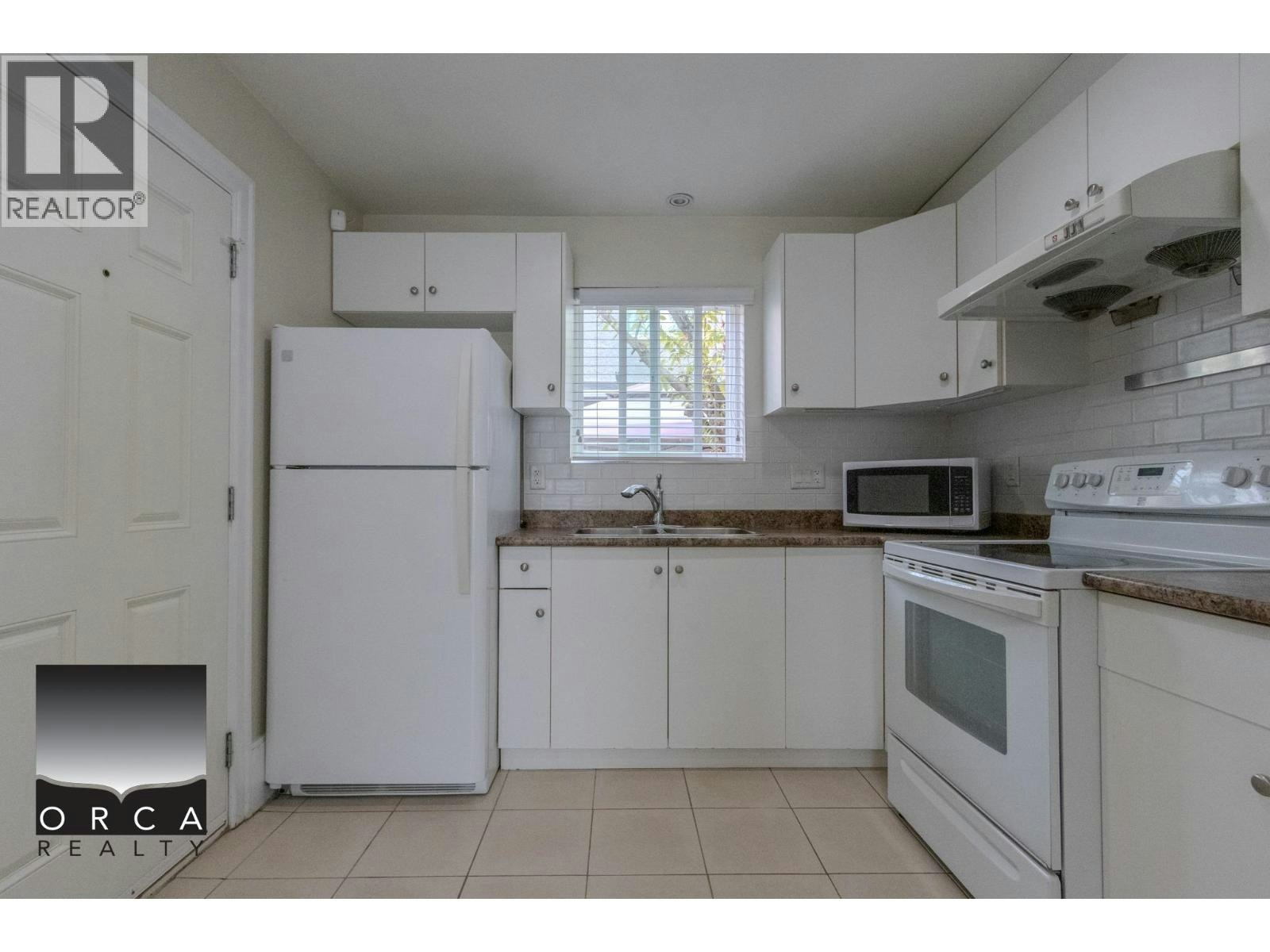 2570 E 2nd Avenue, Vancouver, BC, V5M 1C6 - 4