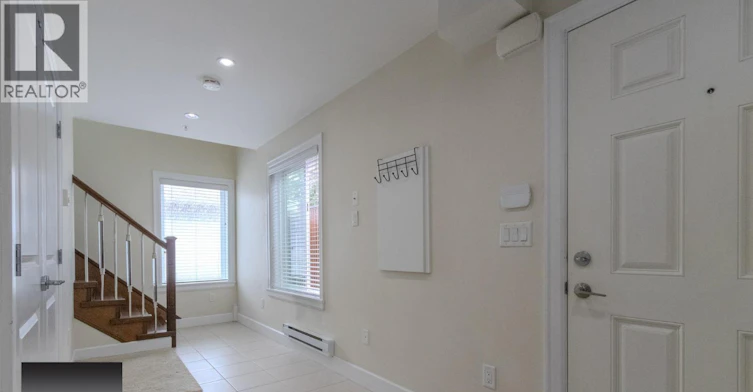 2570 E 2nd Avenue, Vancouver, BC, V5M 1C6 - 3