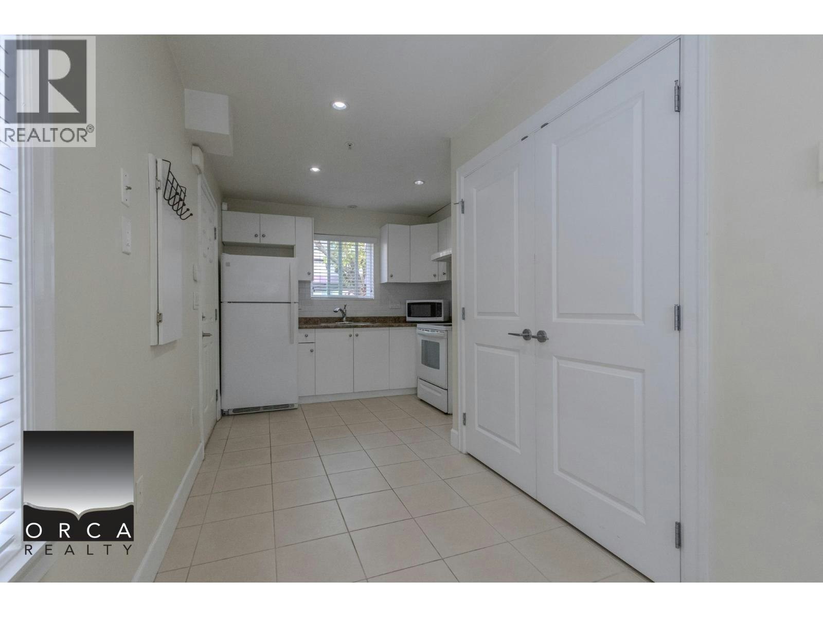2570 E 2nd Avenue, Vancouver, BC, V5M 1C6 - 2