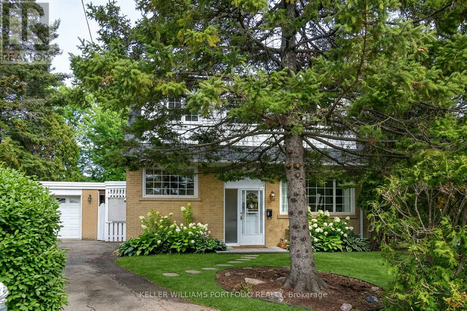 88 Sabrina Dr Drive, Toronto, ON, M9R 2J9 - 2