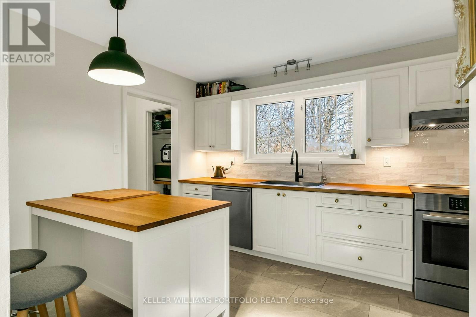 88 Sabrina Dr Drive, Toronto, ON, M9R 2J9 - 10