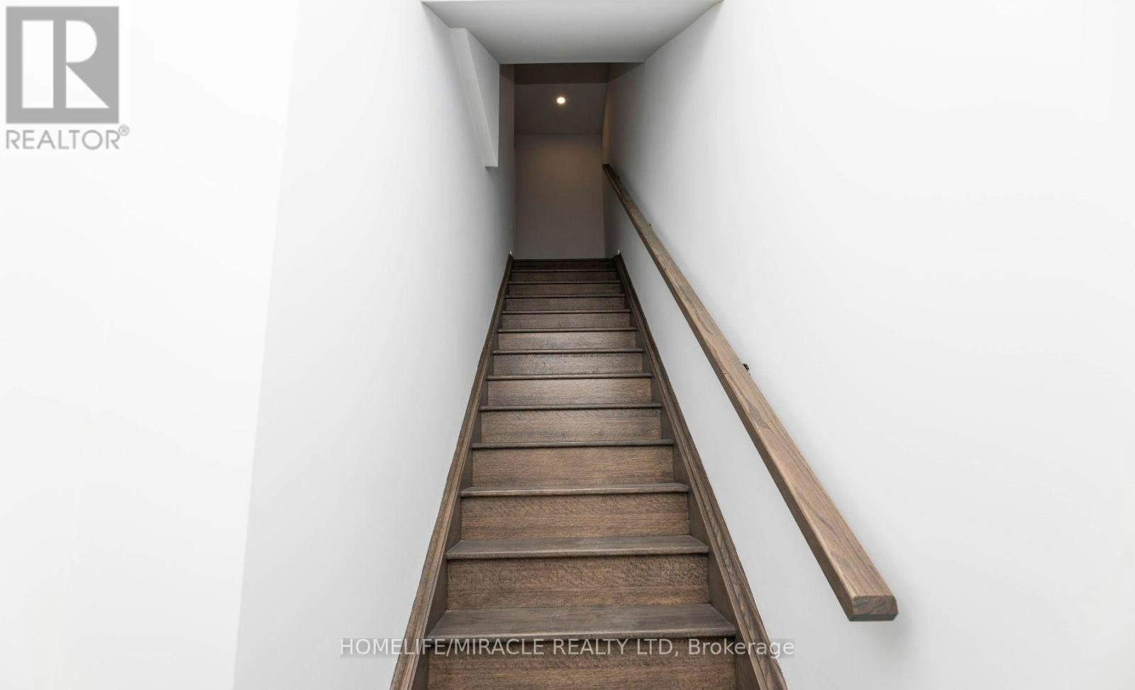 166-20 Lloyd Jane Lane, Toronto, ON, M8V 0J5 - 3