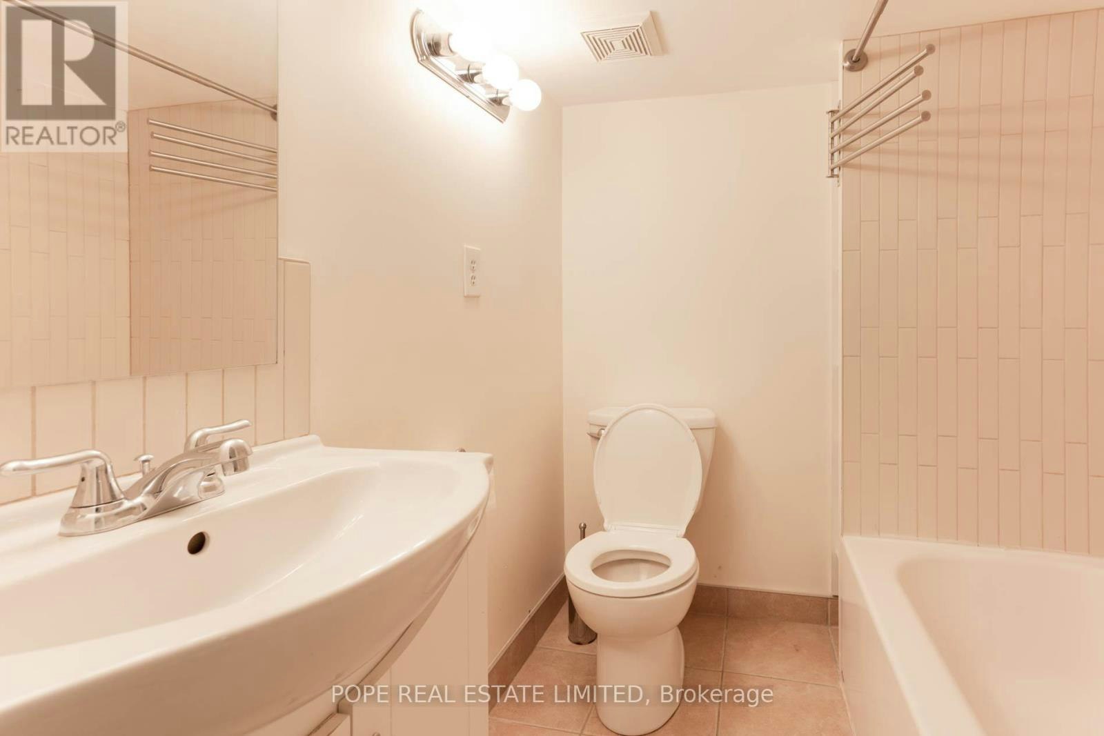BSMT-447 Roxton Road, Toronto, ON, M6G 3R5 - 4
