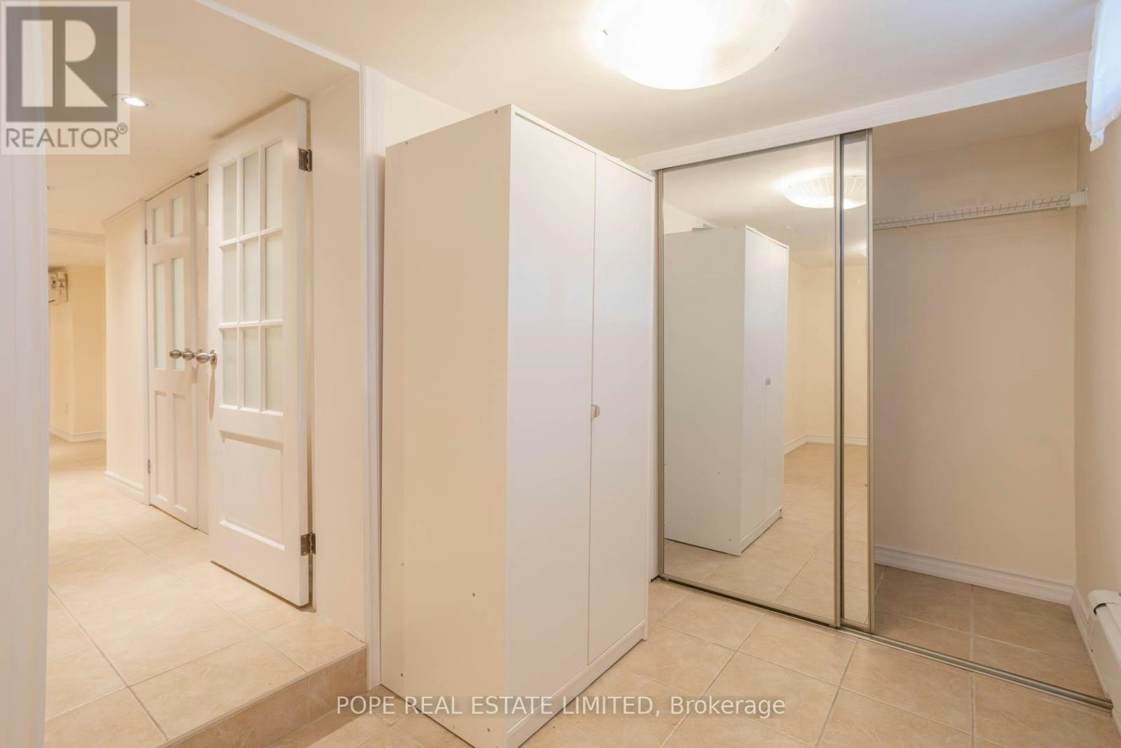 BSMT-447 Roxton Road, Toronto, ON, M6G 3R5 - 5