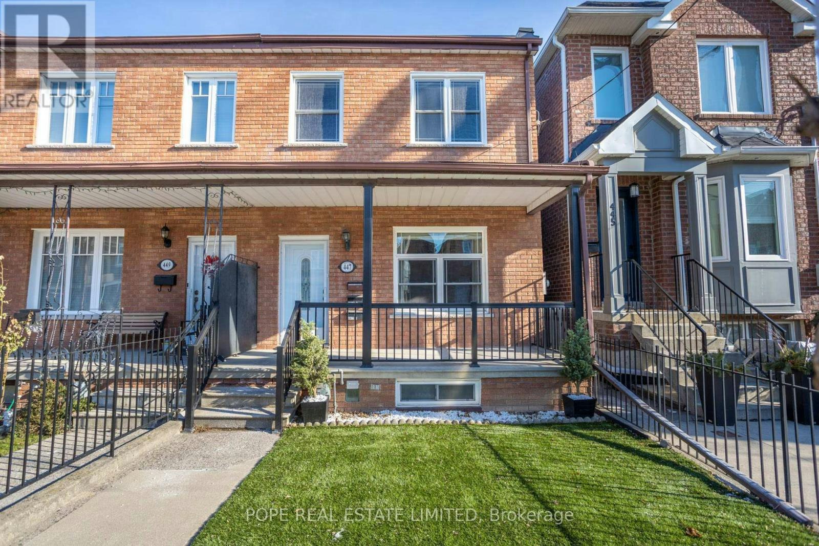 BSMT-447 Roxton Road, Toronto, ON, M6G 3R5