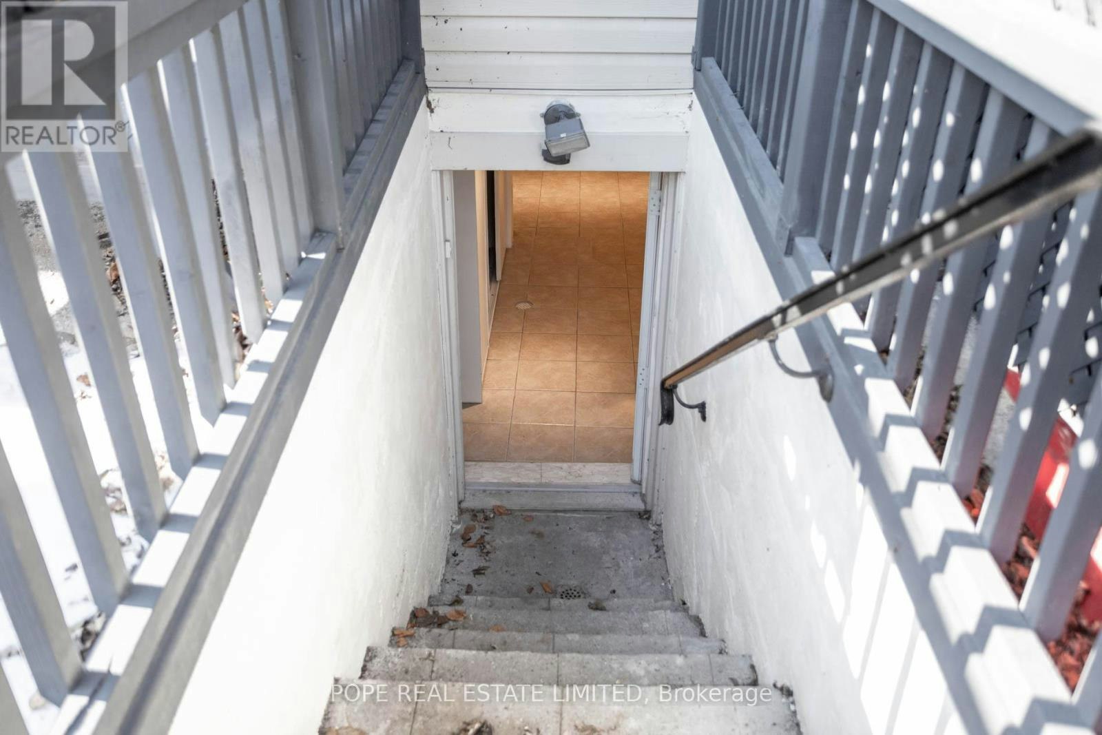 BSMT-447 Roxton Road, Toronto, ON, M6G 3R5 - 9
