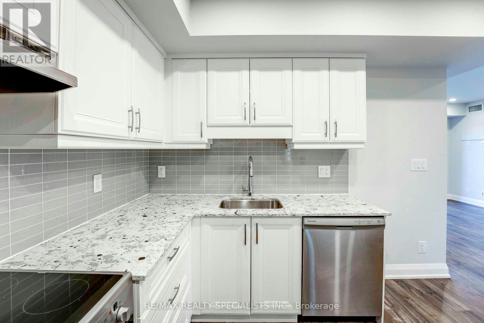 506-5698 Main Street, Niagara Falls, ON, L2G 0Z2 - 8