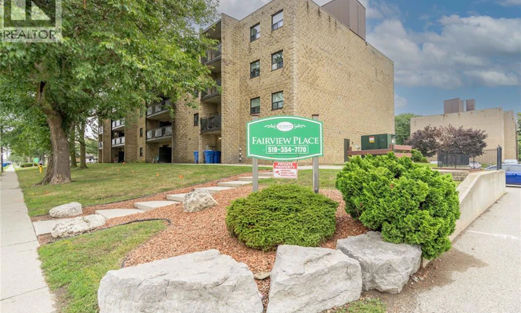211-140 Park Avenue East