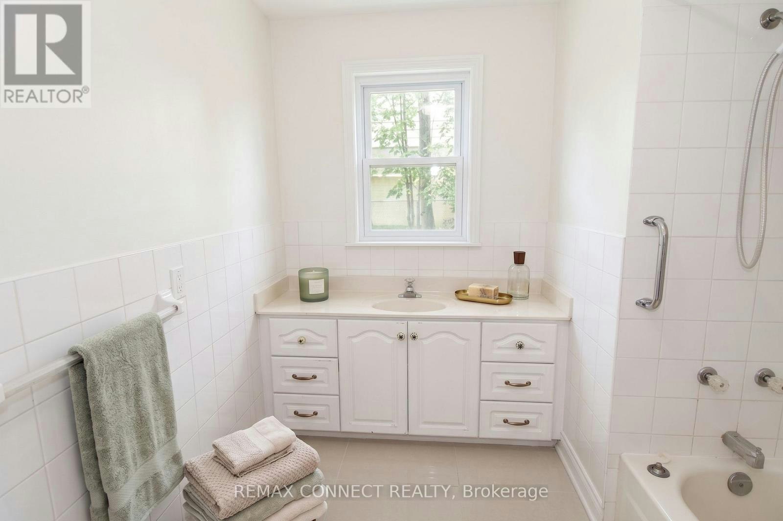 MAIN-12 Longbridge Road, Vaughan, ON, L4J 1L5 - 4