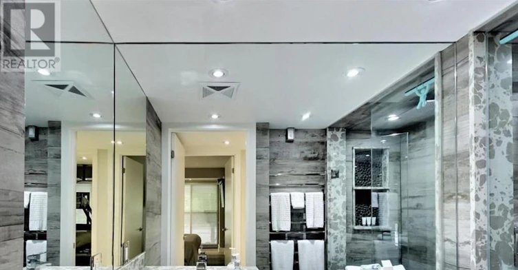 1040 The Queensway, Toronto, ON, M8Z 0A7 - 13
