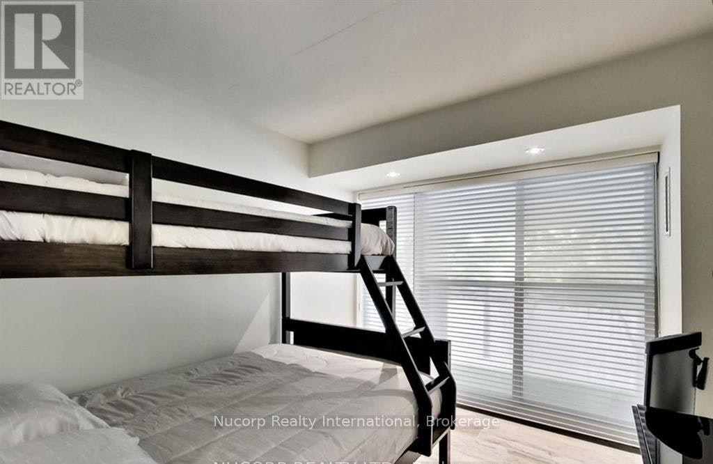1040 The Queensway, Toronto, ON, M8Z 0A7 - 17