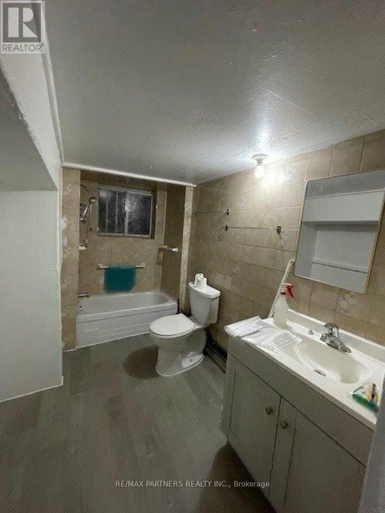 7 Henry Street, Toronto, ON, M5T 1W9 - 8