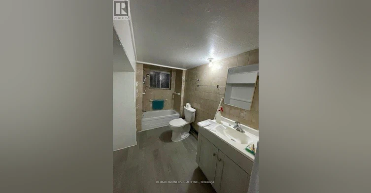 7 Henry Street, Toronto, ON, M5T 1W9 - 8