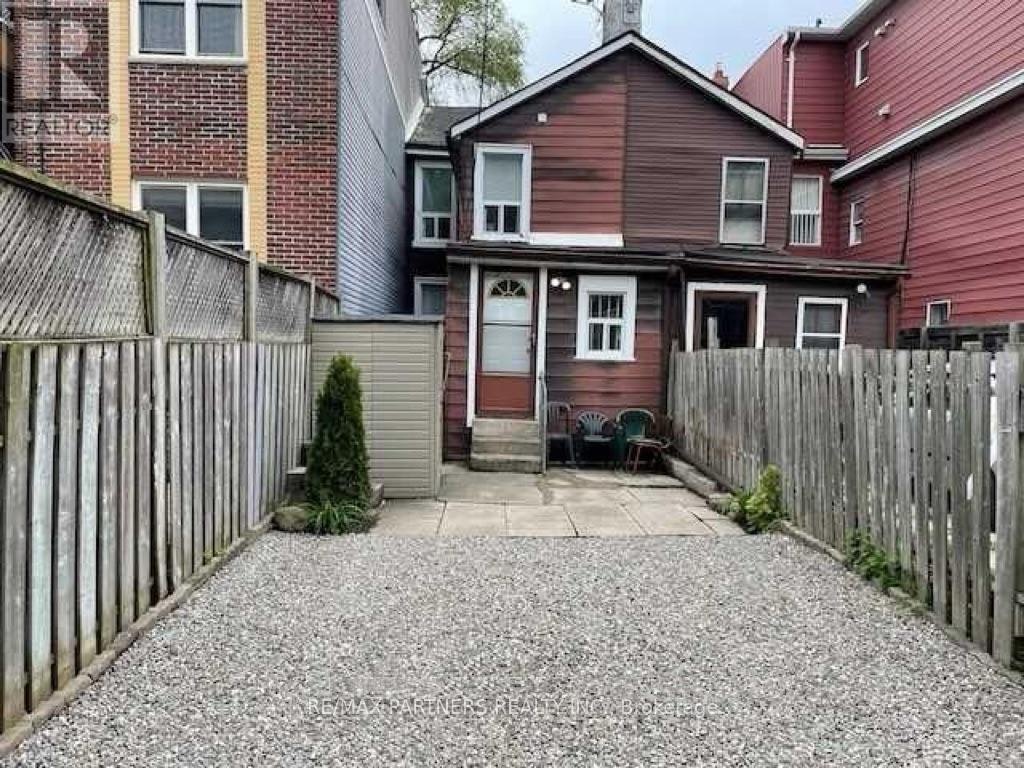 7 Henry Street, Toronto, ON, M5T 1W9 - 2