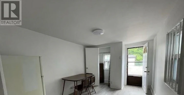 7 Henry Street, Toronto, ON, M5T 1W9 - 4