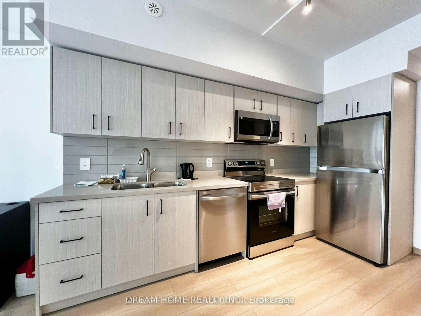 C3-207-3425 Sheppard Avenue E, Toronto, ON, M1T 0C5 - 3