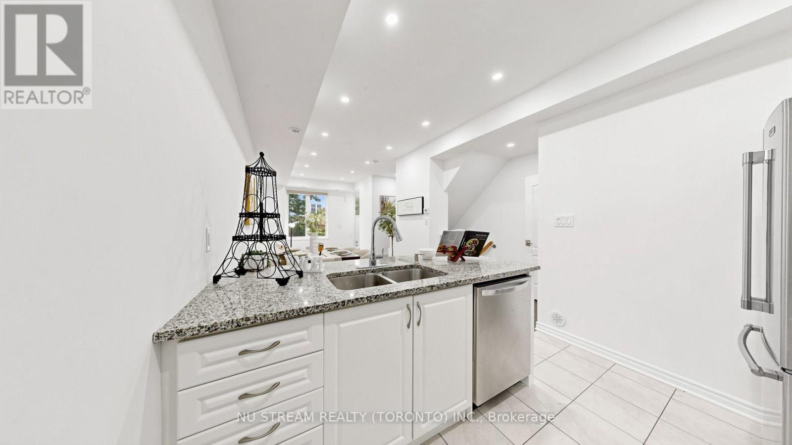 15 Heron Park Place, Toronto, ON, M1E 0B8 - 19