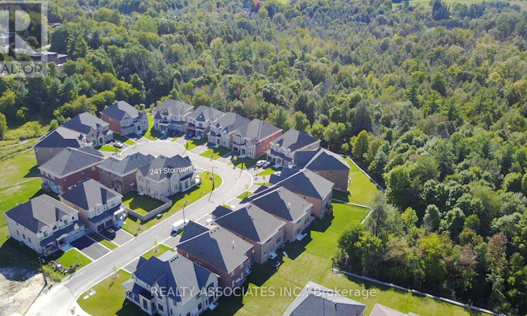 241 Stormont Trail