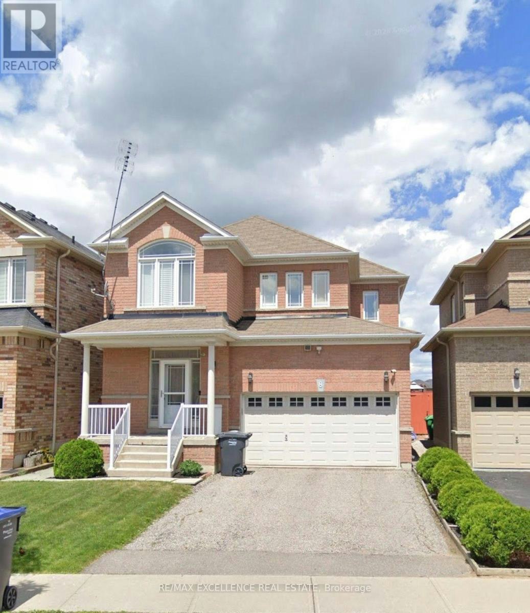 8 Lynngrove Way, Brampton, ON, L6P 2N7