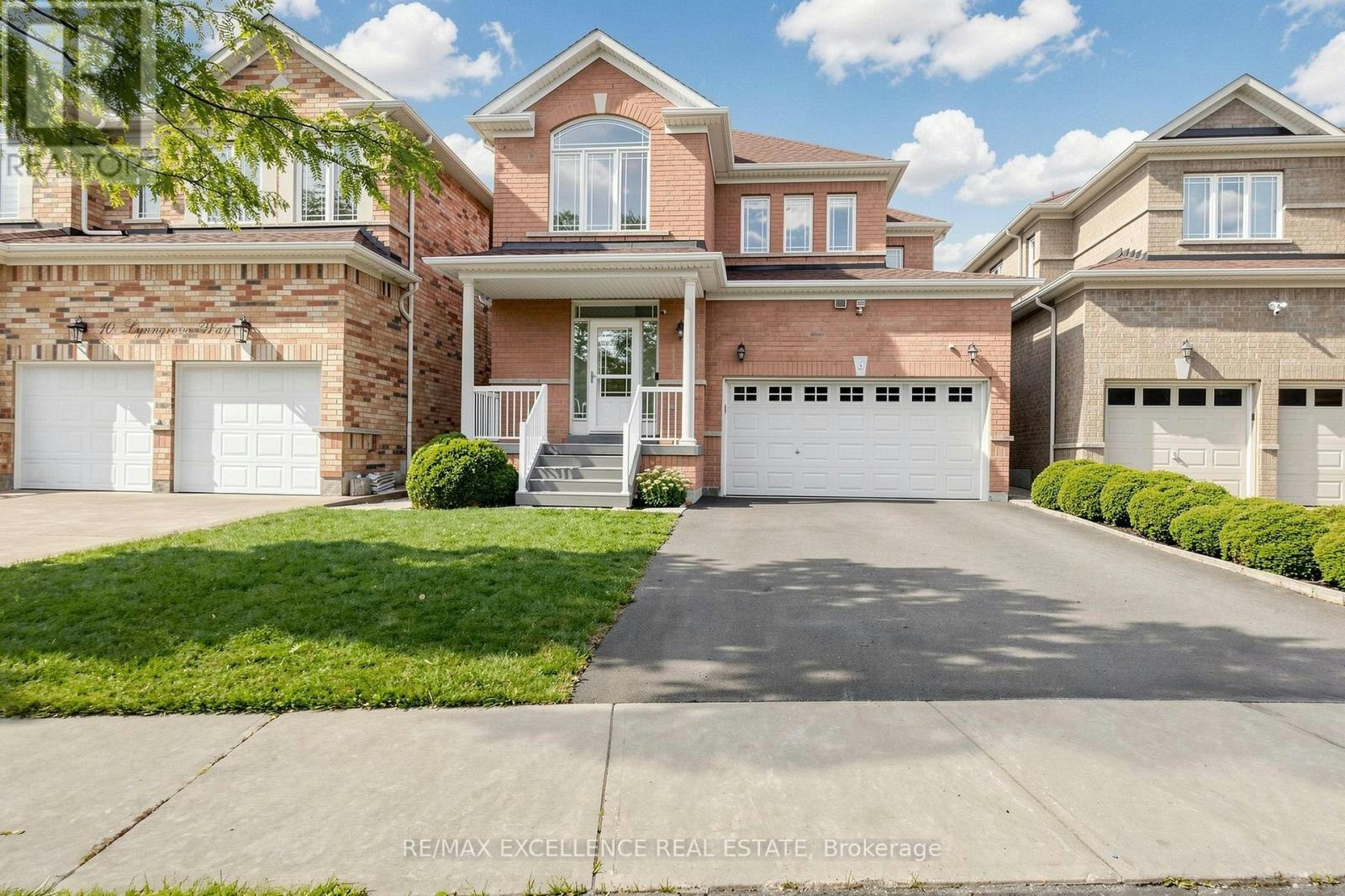 8 Lynngrove Way, Brampton, ON, L6P 2N7