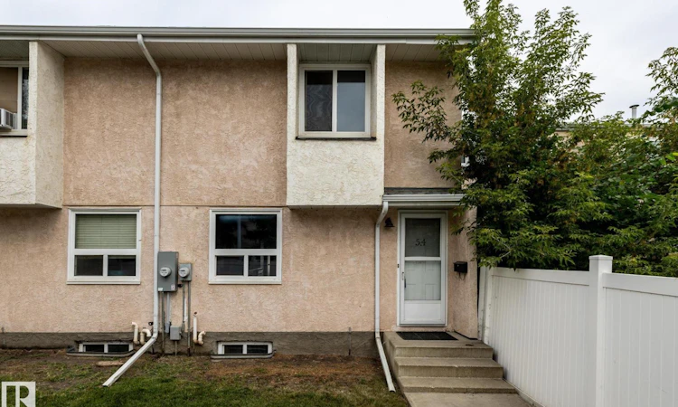 54 Lakewood Vg NW