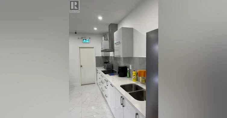 B03-35 Denison Avenue, Toronto, ON, M5T 2M6 - 7