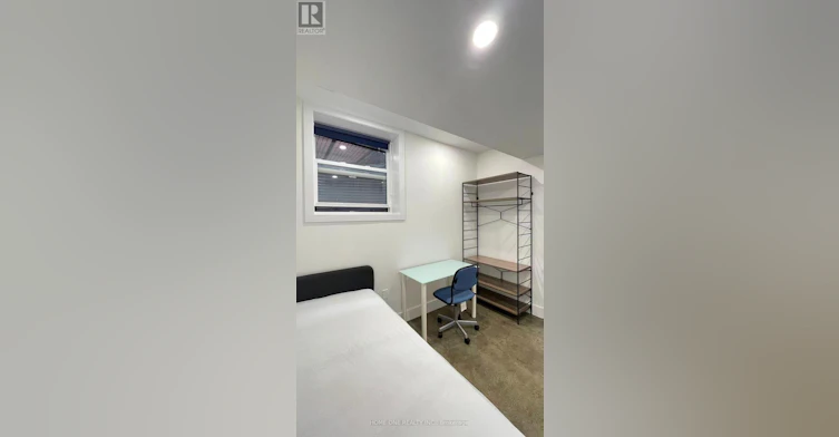 B03-35 Denison Avenue, Toronto, ON, M5T 2M6 - 3