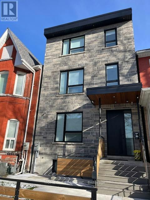 B03-35 Denison Avenue, Toronto, ON, M5T 2M6