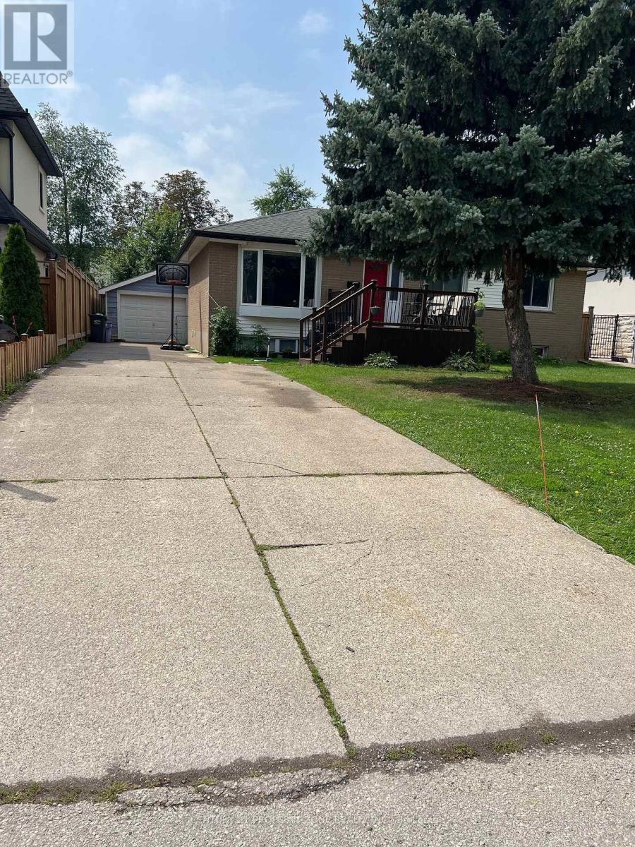 556 Sherin Drive, Oakville, ON, L6L 4J8 - 4