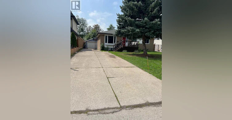 556 Sherin Drive, Oakville, ON, L6L 4J8 - 4