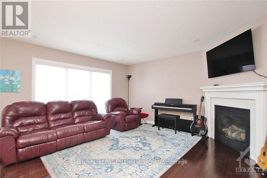 2799 Grand Canal Street, Ottawa, ON, K2J 0T2 - 5