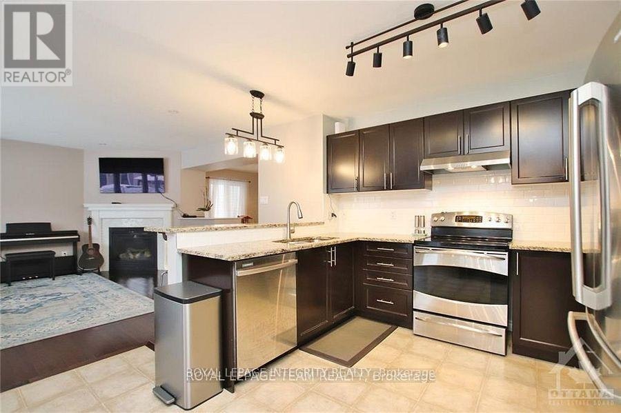 2799 Grand Canal Street, Ottawa, ON, K2J 0T2 - 9