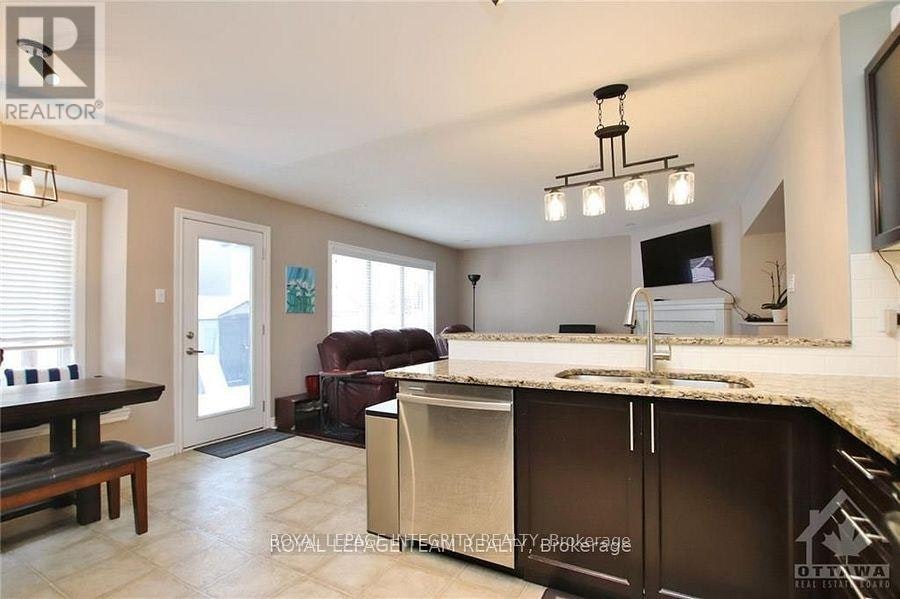 2799 Grand Canal Street, Ottawa, ON, K2J 0T2 - 10