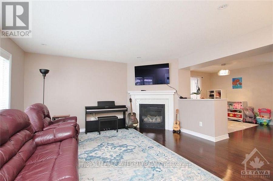 2799 Grand Canal Street, Ottawa, ON, K2J 0T2 - 6