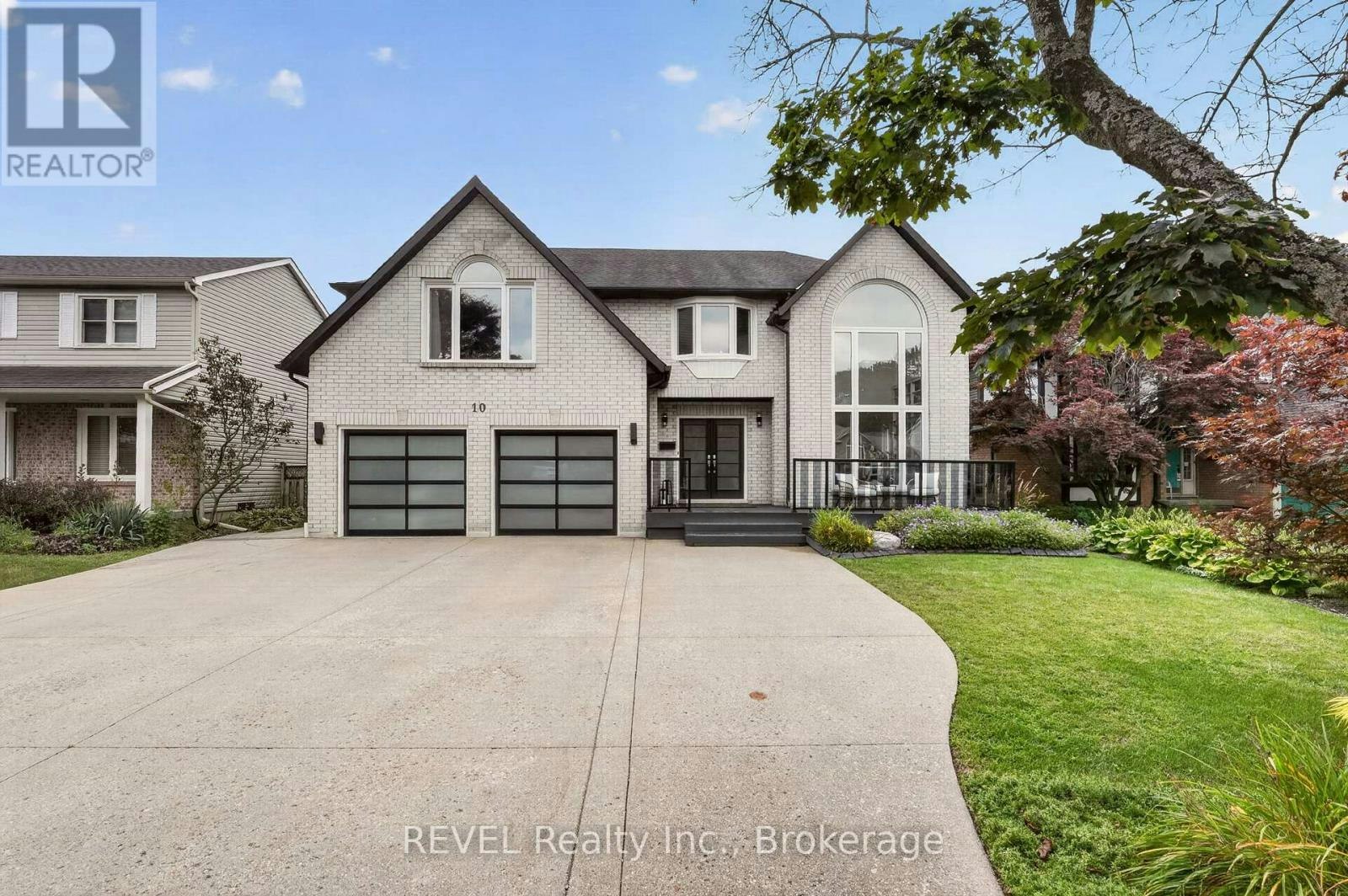 10 Meadowbrook Lane, Pelham, ON, L0S 1E4