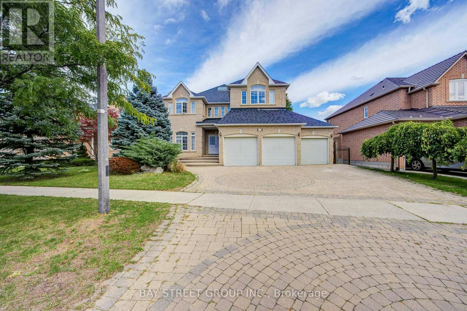 13 Pembrooke Road, Markham, ON, L6C 2L2