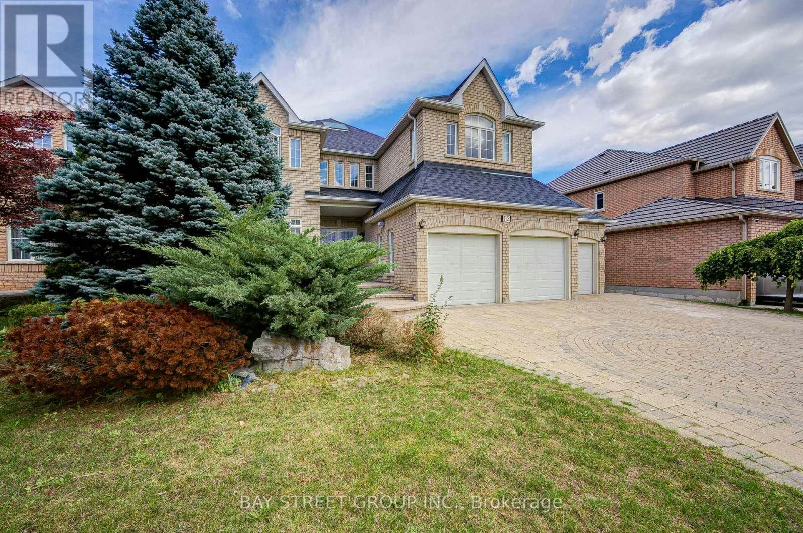 13 Pembrooke Road, Markham, ON, L6C 2L2 - 2