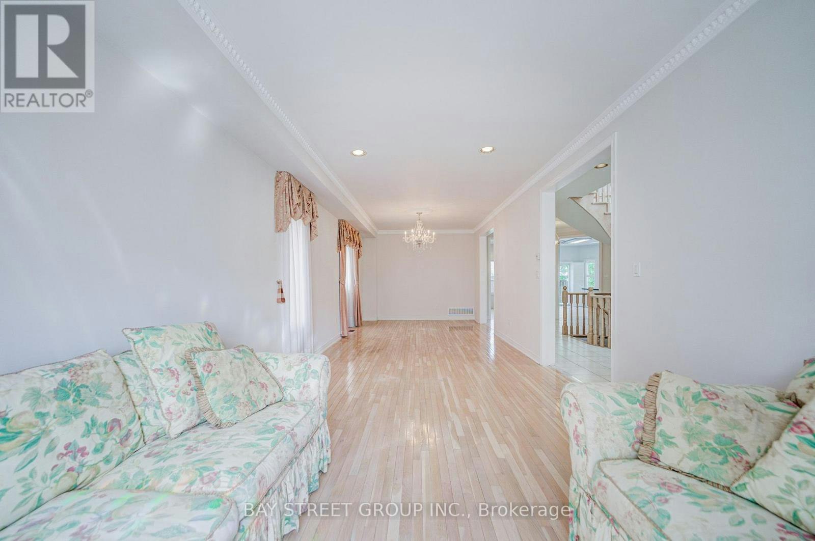 13 Pembrooke Road, Markham, ON, L6C 2L2 - 10