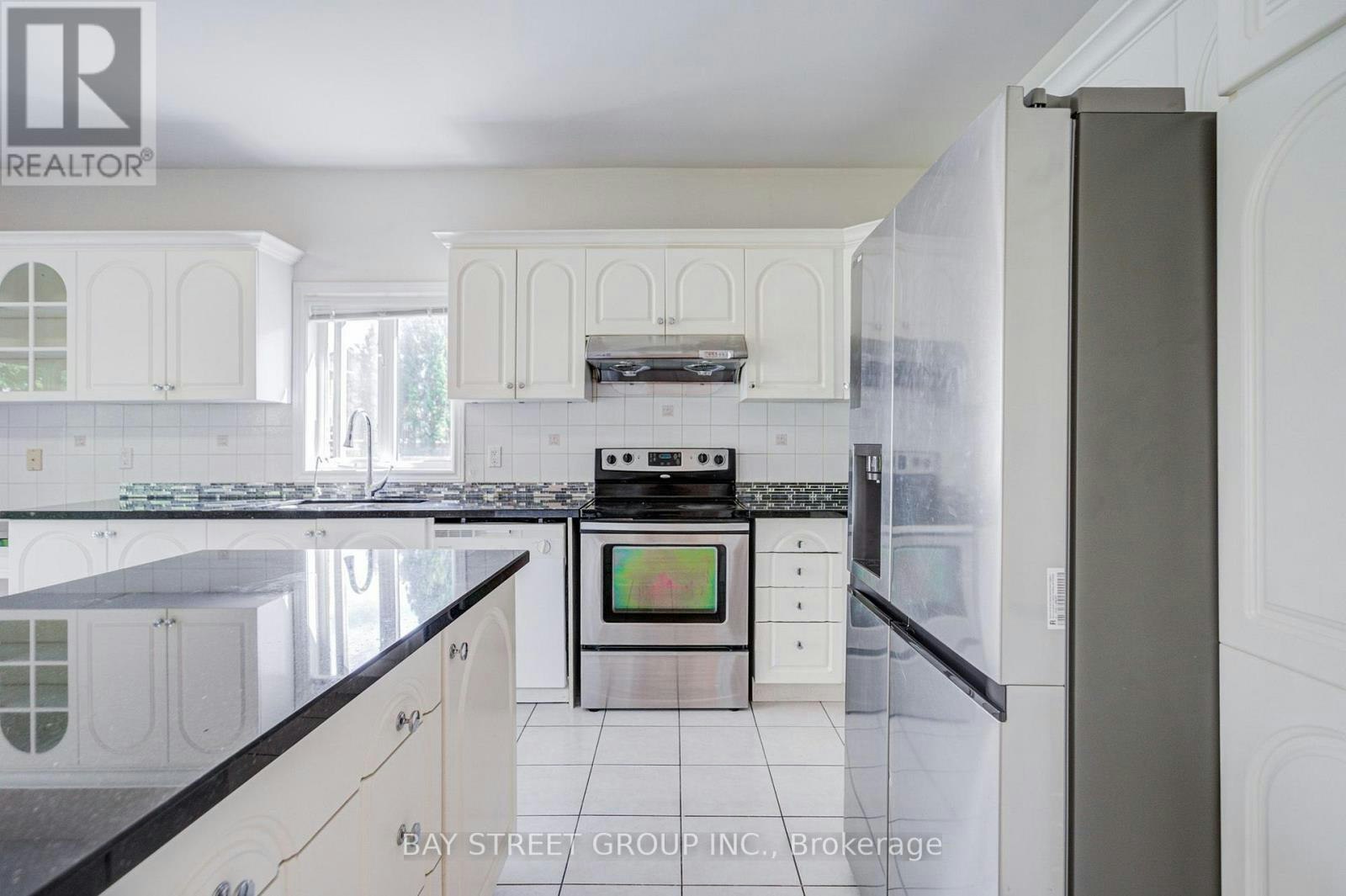 13 Pembrooke Road, Markham, ON, L6C 2L2 - 16