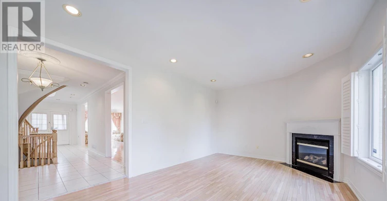 13 Pembrooke Road, Markham, ON, L6C 2L2 - 13