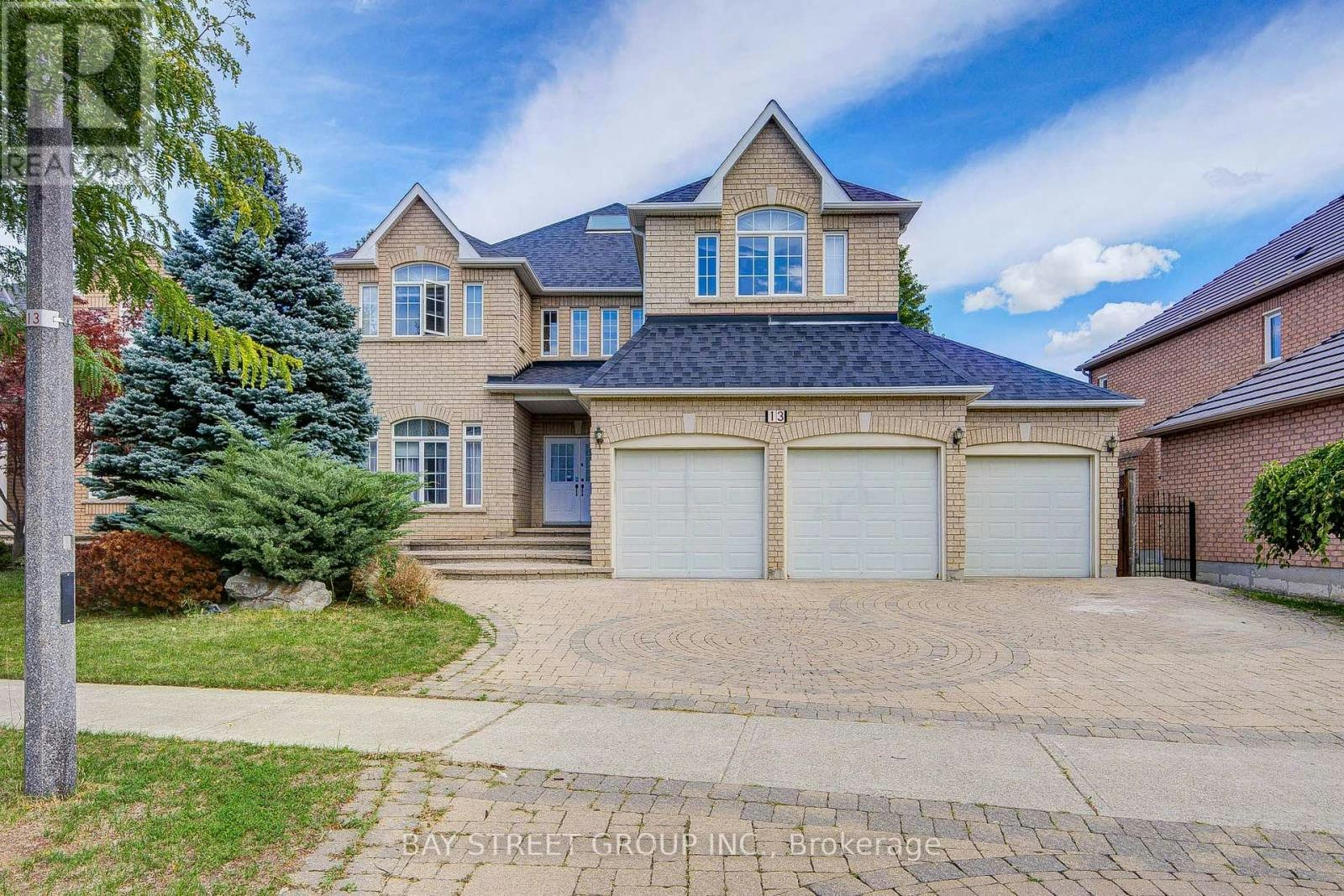 13 Pembrooke Road, Markham, ON, L6C 2L2