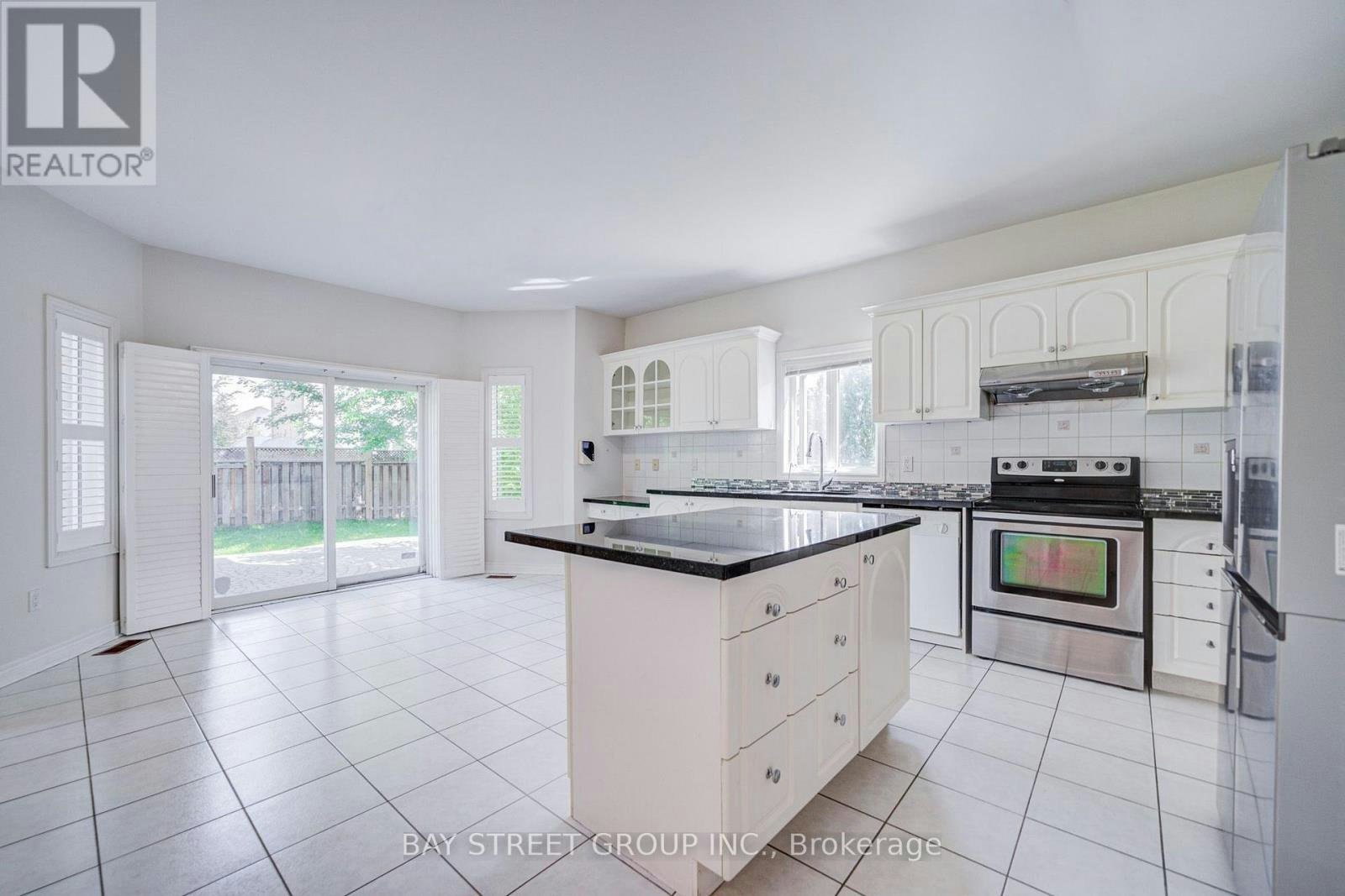 13 Pembrooke Road, Markham, ON, L6C 2L2 - 15