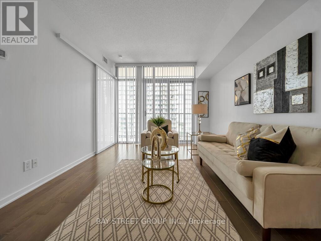 1501-105 The Queensway Avenue, Toronto, ON, M6G 5B5
