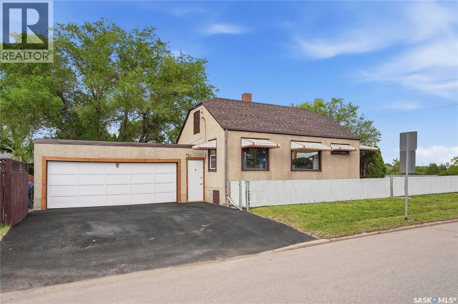 201 P Avenue N, Saskatoon, SK, S7L 2V6