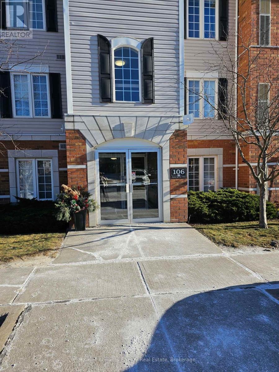 306-106 Aspen Springs Drive, Clarington, ON, L1C 5N7