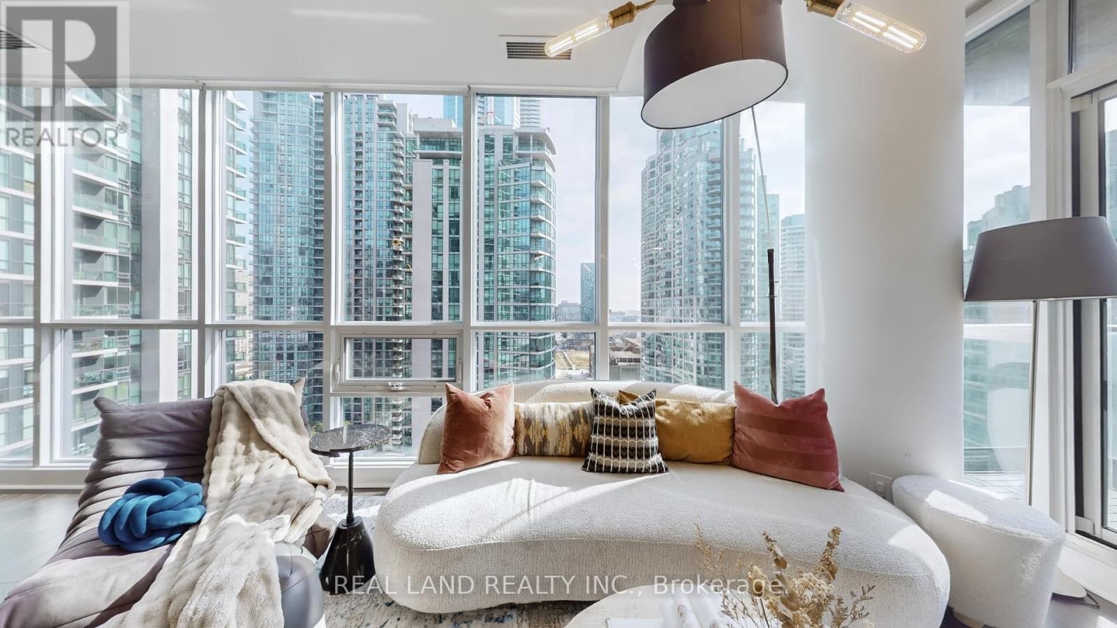 1908-33 Bay Street, Toronto, ON, M5J 2Z3 - 11