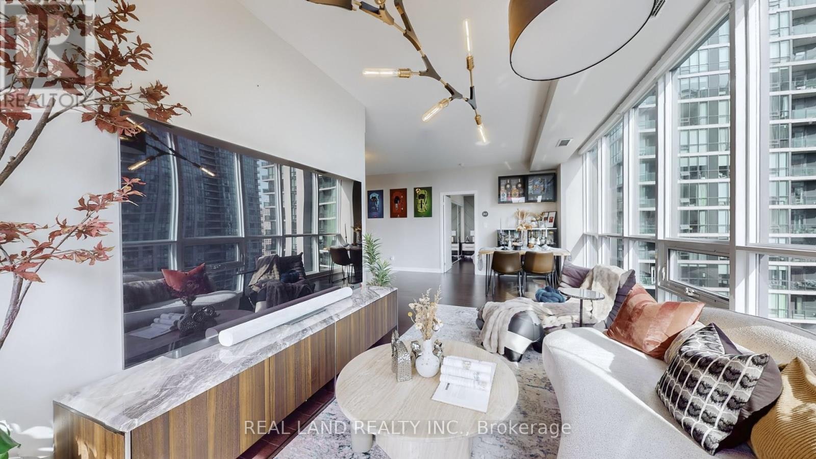 1908-33 Bay Street, Toronto, ON, M5J 2Z3 - 10