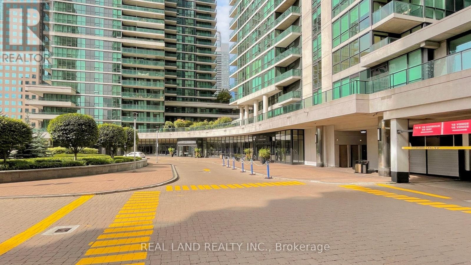 1908-33 Bay Street, Toronto, ON, M5J 2Z3 - 2
